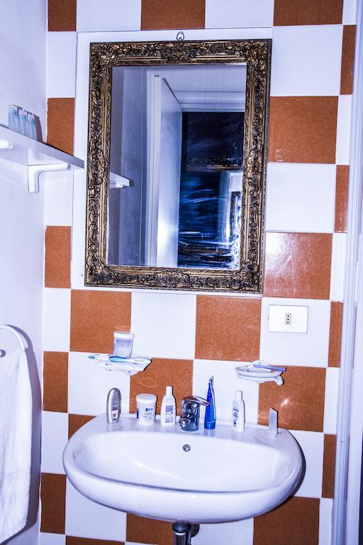 B&B Ombelico Del Mondo Rome Room photo
